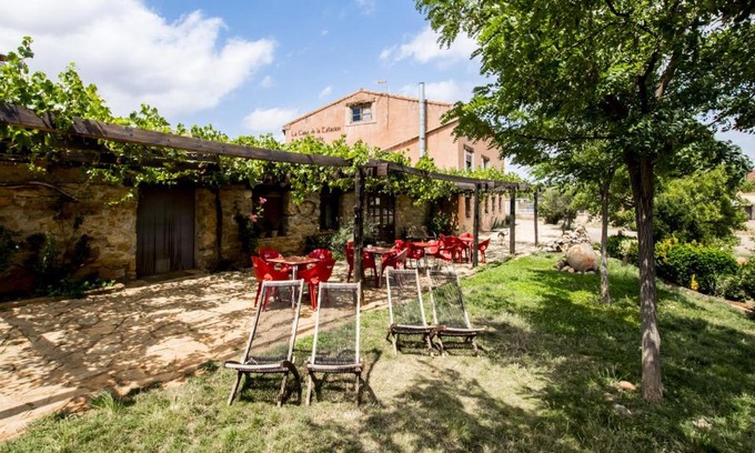 Albentosa House | Discover La Casa de la Estación: Pet-Friendly Retreat