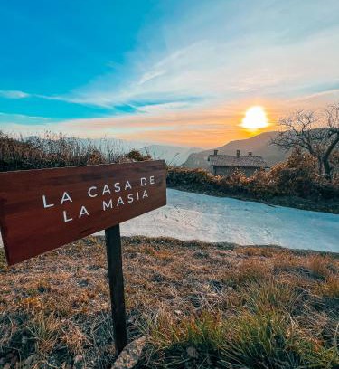 Susqueda House | Discover La Casa de la Masia: Pet-Friendly & Hot Tub Oasis