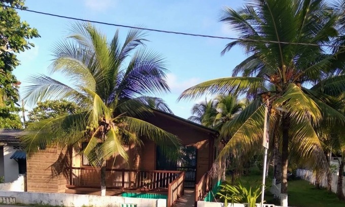 Covenas House | Pet-Friendly Retreat at LA Casa DE LAS DOS Palmas