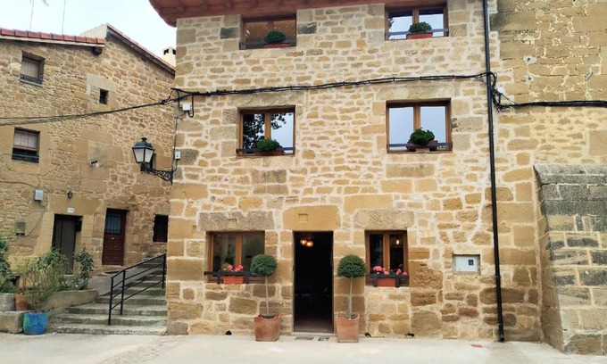Sajazarra House | Family-Friendly Retreat at La Casa de las Tinas 2