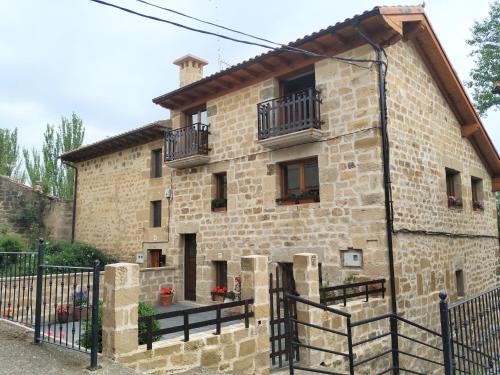 Sajazarra House | Family-Friendly Escape at La Casa de las Tinas, Rated 9.3