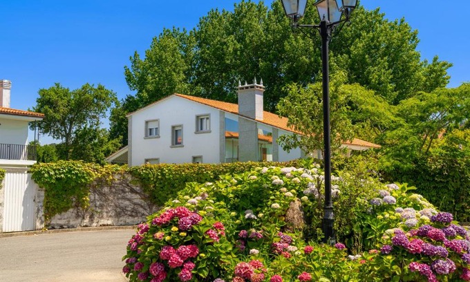 Sanxenxo House | Relax at La Casa de los Illos with Pool in Sanxenxo