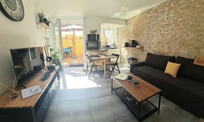 Rochefort Apartment | Cozy La Casa De Nonna: Guest Rated 9.2/10, Pet Friendly