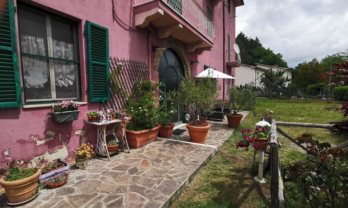 Pitigliano Bed & Breakfast | Discover La Casa dei Carrai - Family-Friendly Retreat with Hot Tub
