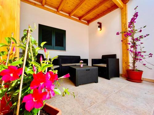 Serrano Apartment | Guest Rated 10/10: La Casa dei Collana, Family-Friendly Stay