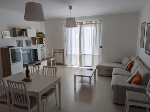 Taranto Apartment | Guest Favorite: La Casa dei Due Mari with Convenient Parking