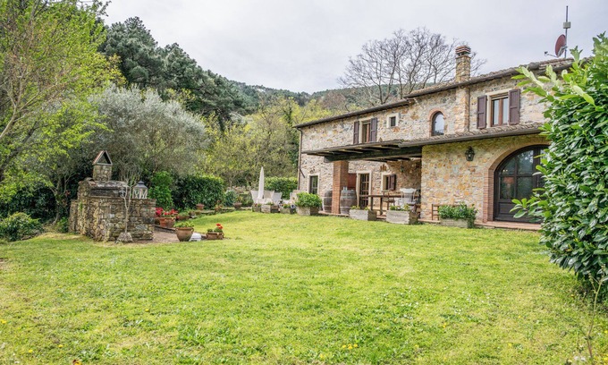 Buti Villa | La Casa dei Ricordi - Three Bedroom Villa, Sleeps 9