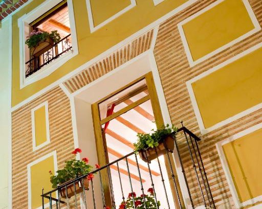 Caravaca de la Cruz Apartment | Child-Friendly Retreat at La Casa del Balcón, Rated 8.4