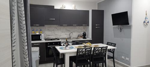 Aspra House | Guest Rated 10/10: La Casa del Ducato with Kitchen Access
