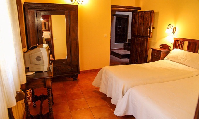 Pasaron de la Vera Cottage | Discover Comfort at The House of the Roll - Family Friendly