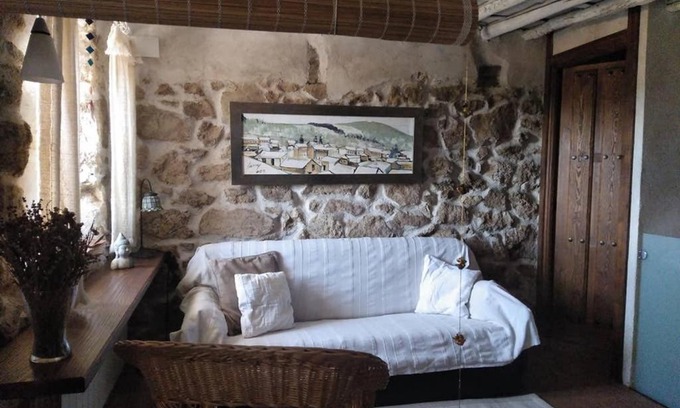 Candelario House | Family-Friendly Stay at La Casa del Muérdago - Rated 9/10
