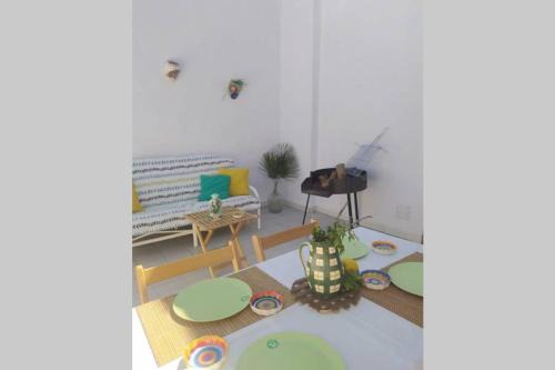 Villar de Chinchilla House | Experience Comfort at La Casa del Pueblo - Family Friendly Stay