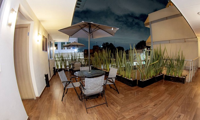 Tlalpan Hotel | Comfortable Stay at La Casa del Reloj - Zona de Hospitales