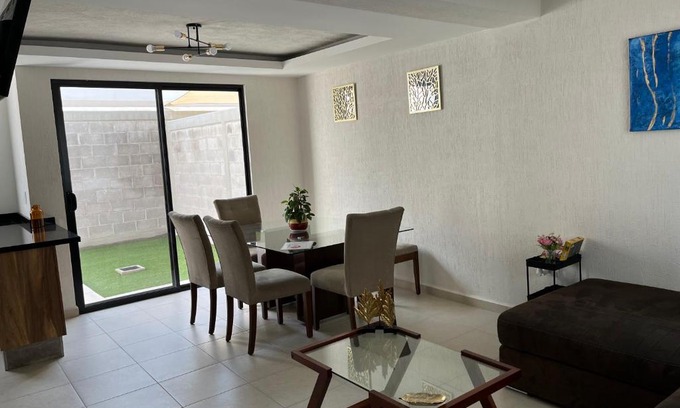 Queretaro House | Discover La Casa del Rincon: Guest Rated 9/10 with Breakfast
