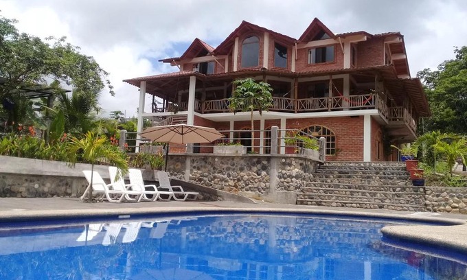 Puyo House | Top-Rated La Casa del Rio B&B with Pool & Breakfast