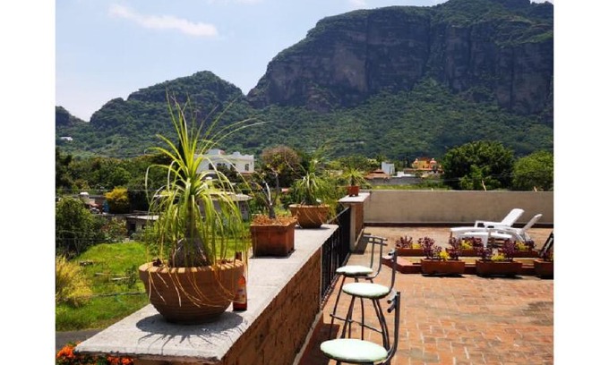 Tlayacapan Hotel | Relax at La Casa del Volcan: Oceanfront Bliss Awaits
