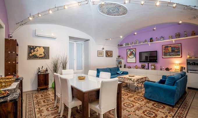 Old Town Apartment | Experience The House of Amber - Guest Rated 9.8 in Catania