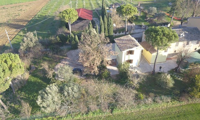 Badiola House | Inviting La Casa di Bach: Guest Rated 9.6 with Pool & Dining