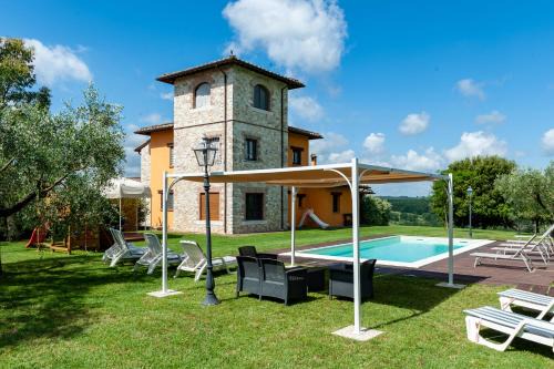 Montecampano House | Idyllic La Casa di Betta: Oceanfront Retreat with Pool