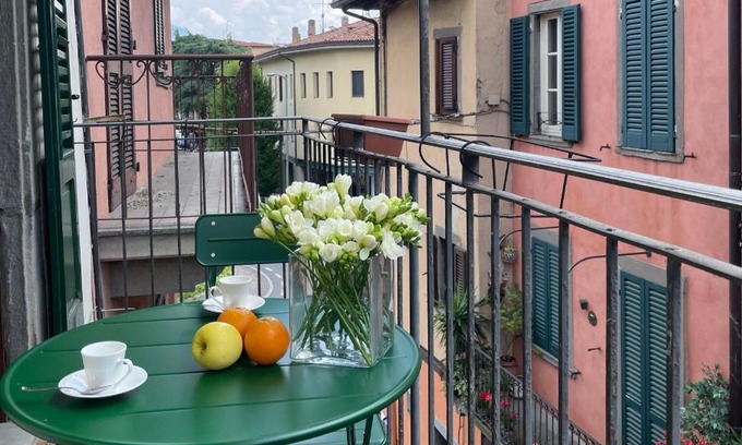 Sarnico Apartment | Discover La casa di Cate: Guest Rated 9.4/10