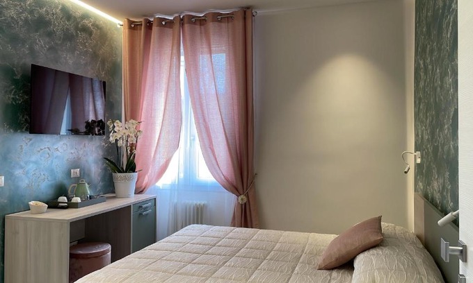 Comacchio Bed & Breakfast | Inviting La casa di Celeste B&B with Fireplace & Hot Tub