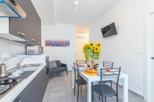 Borgo Dora Apartment | Convenient Stay at La Casa di Ezio, Steps from the Center