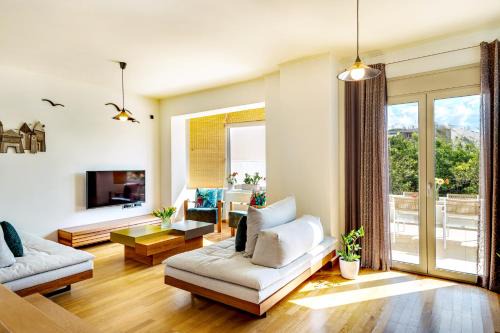 Platanias Town House | Stylish Holiday Home at La Casa Di Fiori - Family-Friendly
