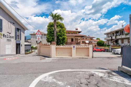 Clusane Apartment | Discover Pet-Friendly Comfort at La Casa di Giuliano