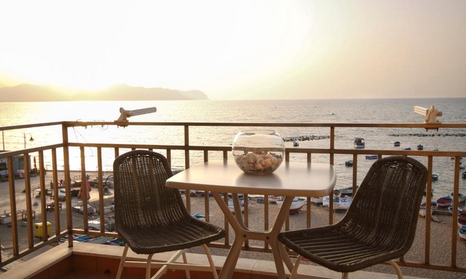 Aspra House | Oceanfront Retreat at La casa di Jack - Rated 9.2/10!