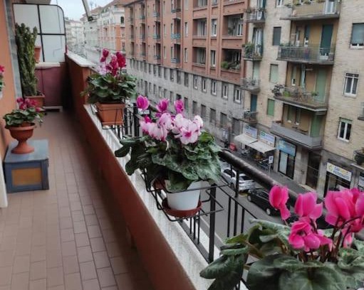 Zona Lancetti Apartment | Discover La Casa di Leo - Milano Bovisa, Pet-Friendly Stay