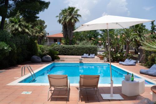 Mascalucia Villa | Garden Villa Retreat: La casa di Masina with Pool & Ocean View