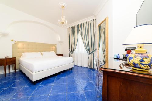 Marina Di Camerota House | Discover La Casa di Paolo: Pet-Friendly Getaway with Top Ratings