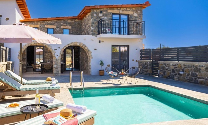Kiotari Villa | La Casa Di Pietre 3: Oceanfront Villa with Private Pool
