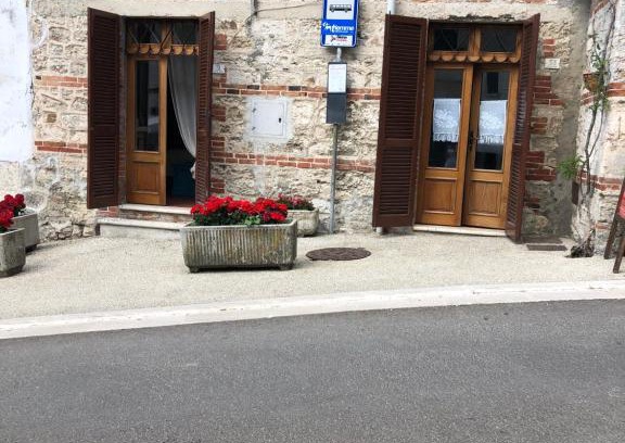 Bagni San Filippo Apartment | Family-Friendly Getaway at La Casa Di Popy: 8/10 Rated