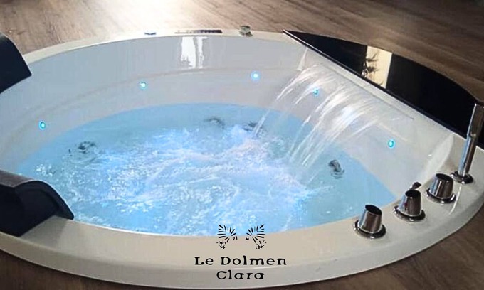 Plounevez-Lochrist House | Unwind at La Casa du Dolmen Clara with Oceanfront Spa
