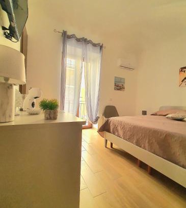 Santo Stefano di Camastra House | Top-Rated La casa di Serafina Guest House for Families & Pets