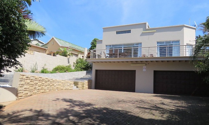 uMlalazi House | Unwind at La Casa Karina on Blythedale Beach, Rated 10/10