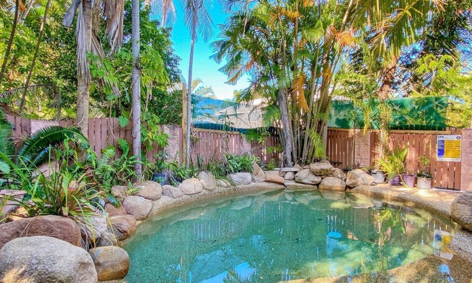 Nelly Bay House | La Casa Magnetic - Private Oceanfront Villa with Pool