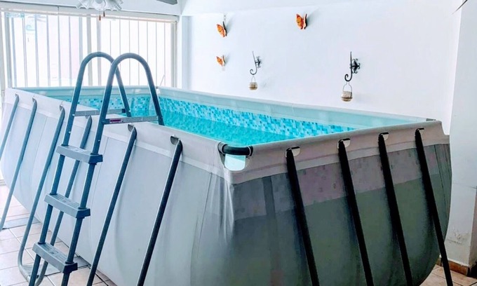 Monterrey House | La Casa Rosa Monterrey - Mountain View and Shopping Mall