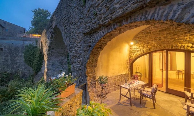 Mercatello sul Metauro House | Pet-Friendly Retreat at La Casa Sul Ponte - Rated 9/10!