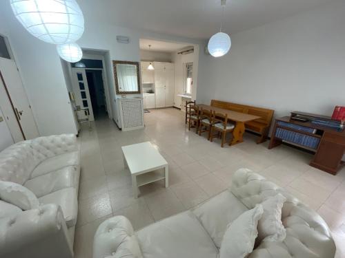 Sant'Elpidio a Mare Apartment | Discover La casa sulla Collina: Family-Friendly Retreat