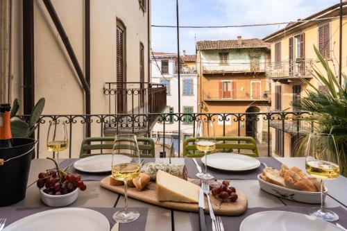 Sarnico Apartment | Inviting La casa sulla Terrazza: Rated 9.2/10, Family Friendly