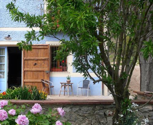 Beuda House | Beuda's La Casanova: Highly Rated, Pet & Child Friendly