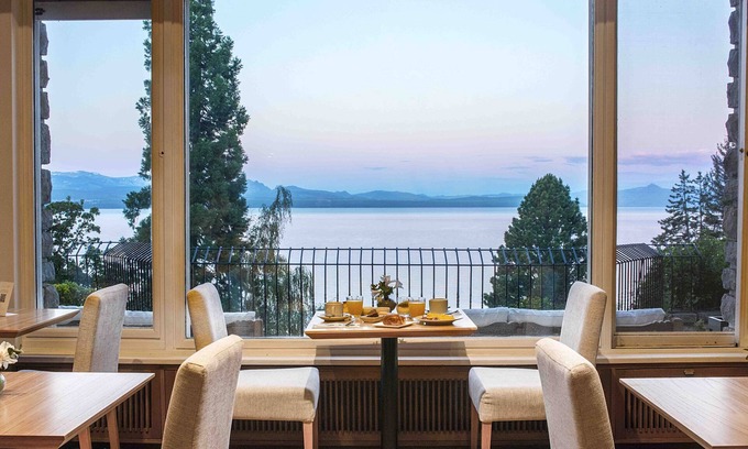 San Carlos de Bariloche Hotel | Relax at La Cascada Casa Patagónica: Pool & Spa Retreat