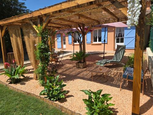 Montfort-sur-Argens House | Oceanfront Retreat at La Cascade de Carcès - Rated 9.3/10