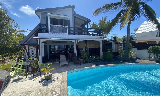 Etang Sale Les Bains House | Immerse in Ocean Views at La Case Chouchou Retreat