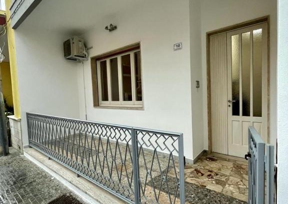 Alezio Apartment | Inviting La Caseddha: Family-Friendly Stay with Top Reviews