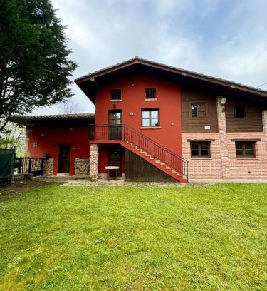 Parres Apartment | Family-Friendly Stay at La Casería de Los Hevia
