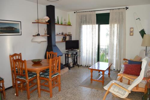 Tamariu Apartment | Family-Friendly Retreat at La Caseta - Rated 8.8/10!