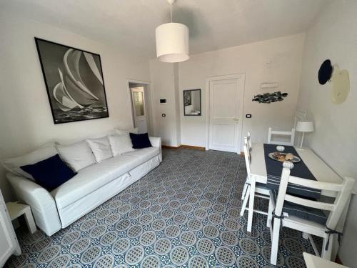 Fiumicello Santa Venere House | Pet-Friendly La Casetta a Fiumicello with Ocean Views